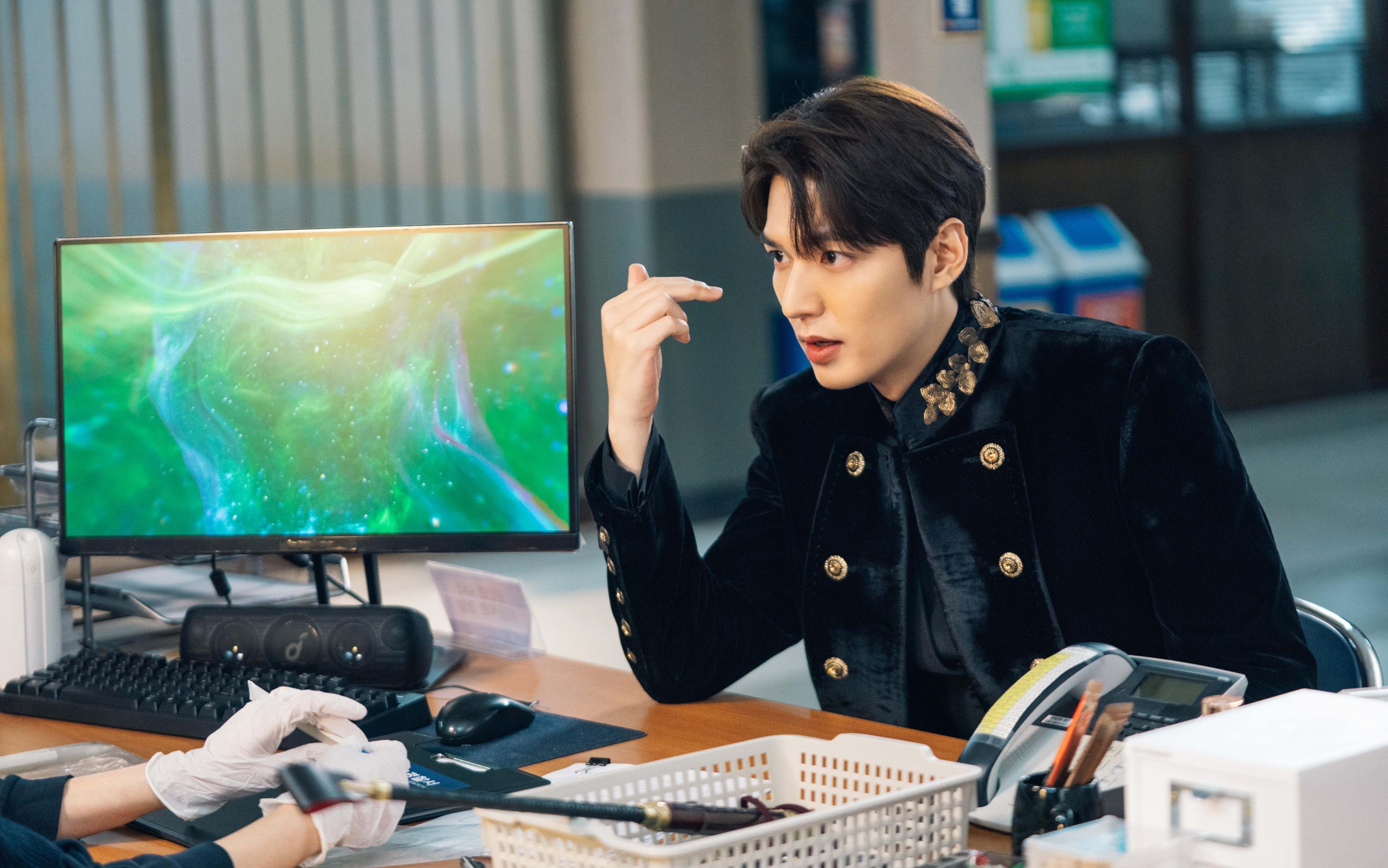 开云体育官方网站-霍勒迪谈攻守两端需更加专注，霍勒迪防守能力